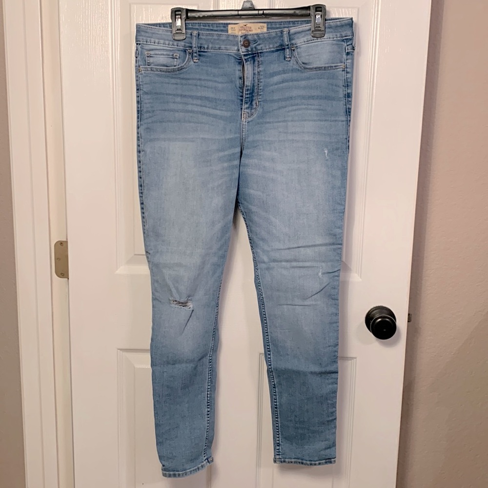 Hollister super skinny high rise jeans size 15 short, W32 L29